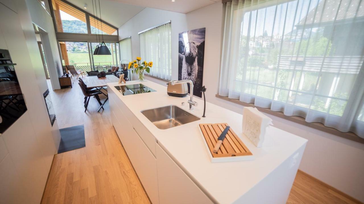 Seaside-Lodge, Top Apartment Spiez Bagian luar foto